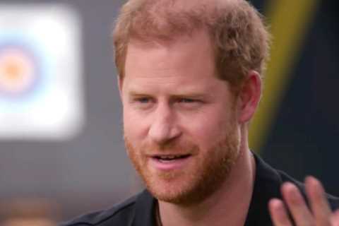 Royal staff slam Prince Harry over ‘protecting’ Queen comments and say duke ‘needs to think before..
