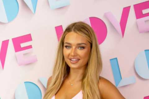 Love Island’s Lucinda Strafford thought Harry Maguire was chatting her up — but it was Tobey Maguire