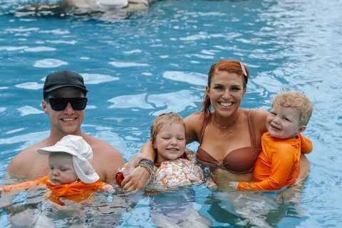 Little People fans mock Audrey Roloff for ’embarrassing’ spray tan as star poses in pool for..