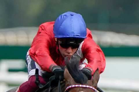 Long-time 1000 Guineas favourite OUT of big race to leave Frankie Dettori high and dry