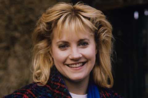 As Emmerdale star Malandra Burrows shares battle with breast cancer – the 7 surprising signs