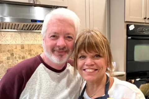 Little People fans spot odd detail with Amy Roloff’s latest post as star poses with husband Chris..