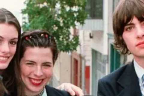 Remember Mia’s boyfriend Michael from Princess Diaries? Actor Robert Schwartzman is unrecognisable..
