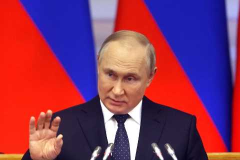 Russia Uses Cyberattacks in Ukraine to Support Military Strikes, Report Finds