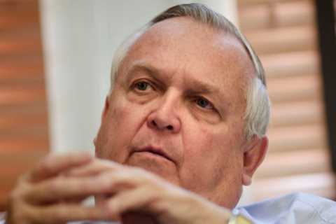 Earl E. Devaney, Scourge of Government Waste and Corruption, Dies at 74