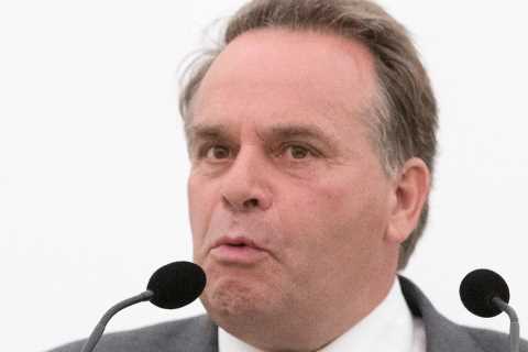 MP Neil Parish admits ‘mistake’ over Commons ‘porn-watching’ scandal &amp; tells wife sorry you..