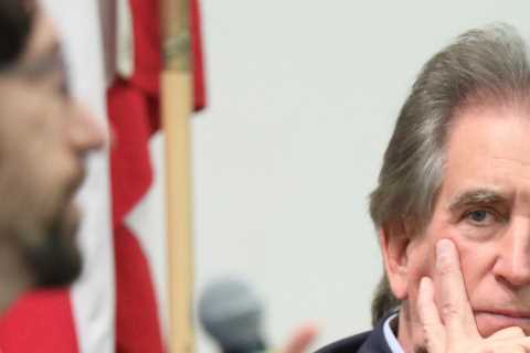 Why Republican Insurgents Are Struggling to Topple G.O.P. Governors