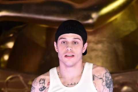 Kim Kardashian’s boyfriend Pete Davidson ripped as ‘WEIRD’ after comic gets shocking neck tattoo of ..