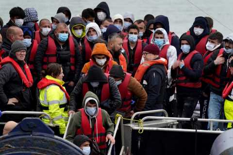 Evil people smugglers hurrying more migrants to cross Channel before Rwanda policy kicks in
