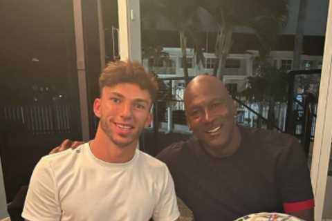 Pierre Gasly enjoys dinner with Michael Jordan as NBA legend hilariously wears F1 star’s helmet and ..