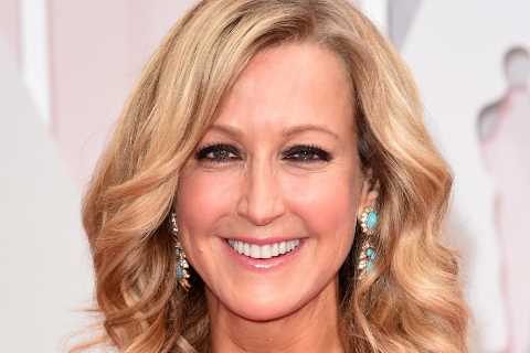 GMA’s Lara Spencer shares rare never-before-seen photos from her childhood during cooking special..