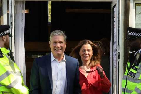 Sir Keir Starmer feels the heat as cops launch formal inquiry into Currygate bash