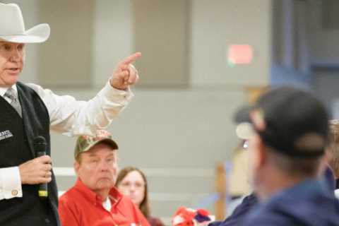 In Nebraska, a Trump-Inspired Candidate Cracks Open Divide in the G.O.P.