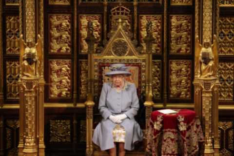 Queen’s withdrawal from State Opening of Parliament sparks fresh health fears ahead of Platinum..