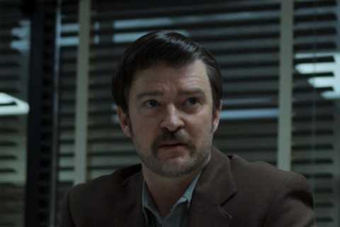 Justin Timberlake looks unrecognizable with mustache &amp; big belly as ’80s cop in wife Jessica..