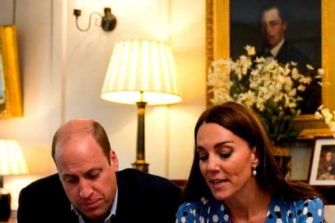 Kate Middleton &amp; Prince William admit ‘we all feel lonely no matter who we are’ and call for..