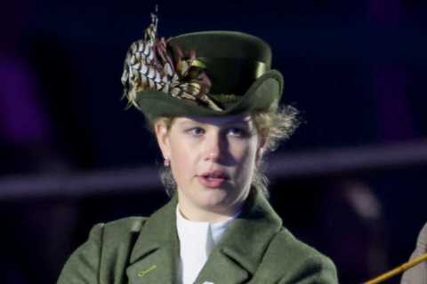 Queen fights back tears as she watches granddaughter’s touching tribute to Prince Philip at..