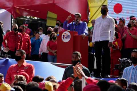 U.S. to Offer Minor Sanctions Relief to Entice Venezuela to Talks