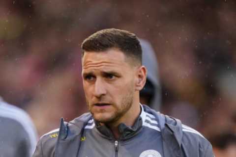 Billy Sharp slams ‘scumbag’ pitch invader who headbutted him and left Sheff Utd star needing..
