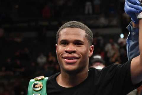 Devin Haney’s dad DENIED permission to travel to Australia and could miss historic Kambosos fight..