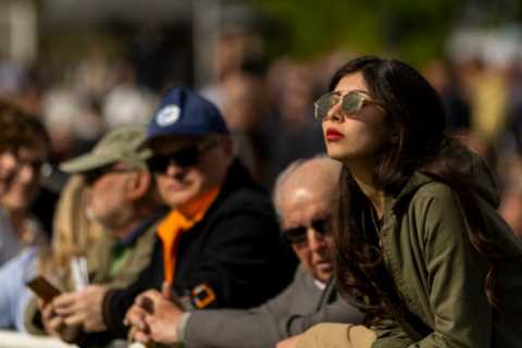Racecourses shrug their shoulders at fans’ complaints while stewards fail to quiz connections of..