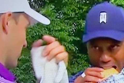 Golf world in disbelief at Tiger Woods’ massive sandwich at PGA Championship as ESPN commentators..