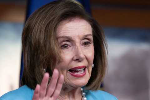 House Speaker Nancy Pelosi threatens to block UK trade deal with US over tensions in Northern..