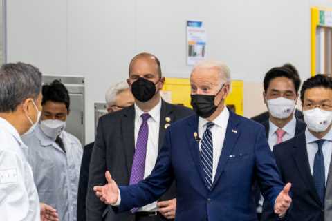 In South Korea, Biden Seeks to Rebuild Economic Ties Across Asia