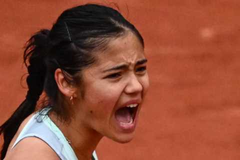 Emma Raducanu survives huge Roland Garros scare against 17-year-old qualifier on French Open debut