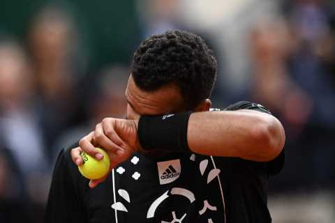 Watch retiring Jo-Wilfried Tsonga burst into tears in front of avid French Open crowd BEFORE losing ..