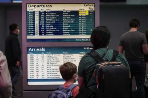 Memorial Day travel chaos after more than 2,200 flights already canceled on only first day of..
