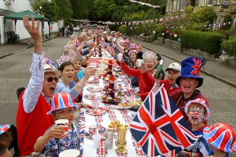 I’m an etiquette expert – how to avoid a tacky Jubilee garden party and why a WHITE gazebo is a big ..