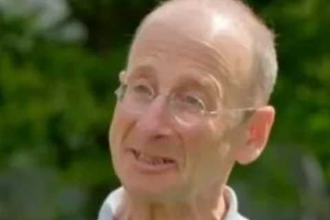 Antiques Roadshow guest stunned as expert reveals VERY rude hidden meaning behind gold medal