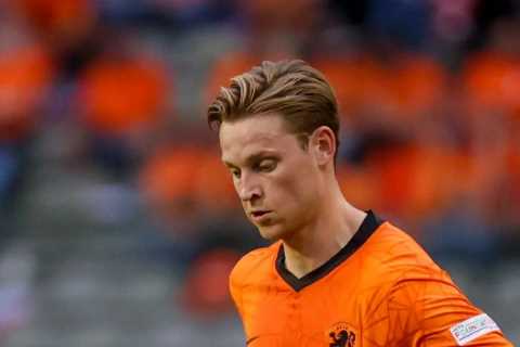 Man Utd blow as ‘Frenkie de Jong still stalling on transfer talks with Barcelona keen to sell..