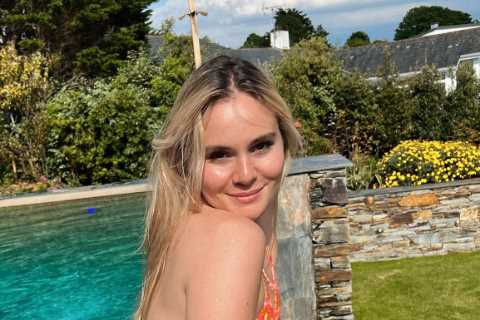 Gordon Ramsay’s daughter Holly, 22, poses in a bikini at their Cornwall home as he jokes she’s..