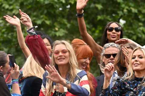Celebrities take centre stage on open-top busses to celebrate Queen’s Jubilee