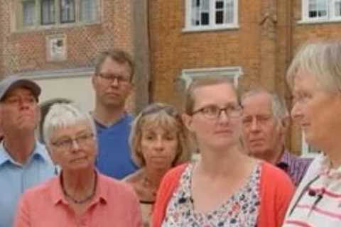 Antiques Roadshow guest lost for words as she learns jaw-dropping truth behind letter signed by..