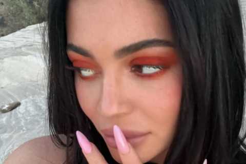 Kardashian fans go wild over Kylie Jenner’s massive RING in new ‘unedited’ photo