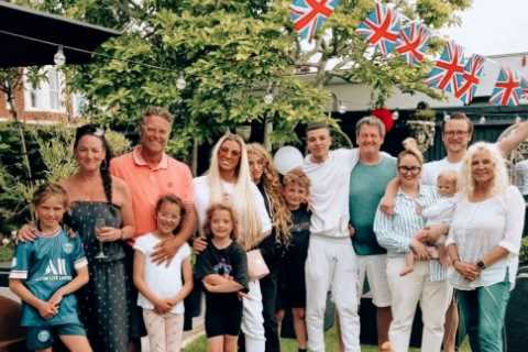 Katie Price fans all saying the same thing about her adorable family photo as they spot TWO missing ..