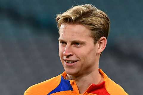 Erik ten Hag ‘confident of luring Frenkie de Jong to Man Utd’ despite Barcelona ace wanting..