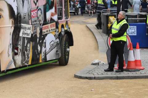 Parade celebrating Queen’s 70-year reign sees Del Boy’s three-wheeler van lead the way