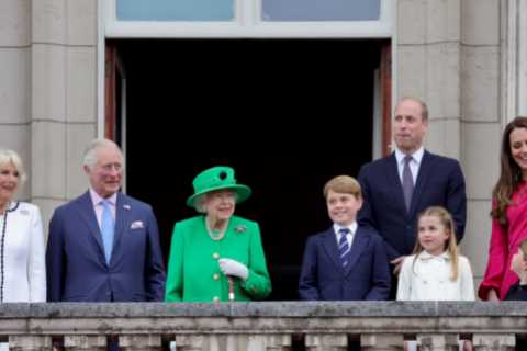 I’m a lip reader – here’s what the overjoyed Queen said to Prince George during her surprise..