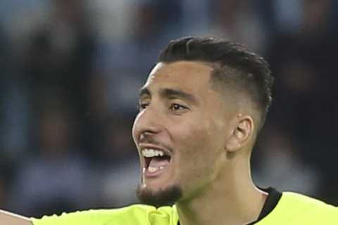 Fulham closing in on Thomas Strakosha free transfer as newly-promoted side look to raid Lazio for..