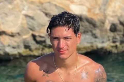 Jurgen Klopp gushed Darwin Nunez is ‘very good looking’… but Liverpool transfer target is more than ..