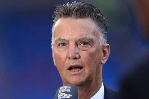 Van Gaal sticks spanner in Man Utd’s De Jong transfer plans by claiming he is worth almost TWICE..