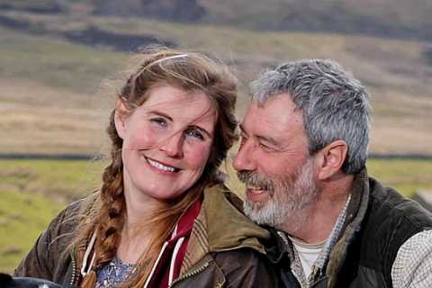 Why have Amanda Owen and Clive Owen split up?