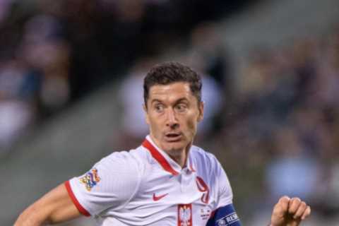 Chelsea in Robert Lewandowski transfer boost as LaLiga chief claims Barcelona ‘today, cannot sign..