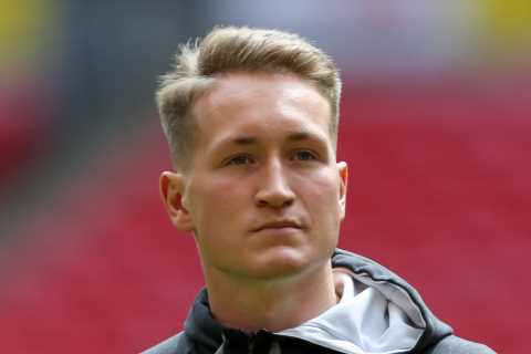 Bayern Munich keeper Hoffmann claims he was forced to play with Covid during Sunderland loan and..