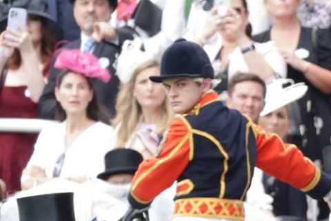 Horse pulling Princess Beatrice’s carriage loses control after being spooked at Royal Ascot