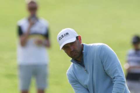 Charl Schwartzel wins £3.2m inaugural LIV Tour event amid fury at US golfers ‘betrayal’ of..